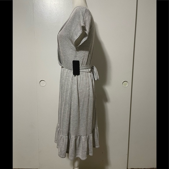 New with tag grey/ white stripe dress - Picture 3 of 4